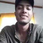 Fotografía de John Hernandez publicada junto a su valoración
